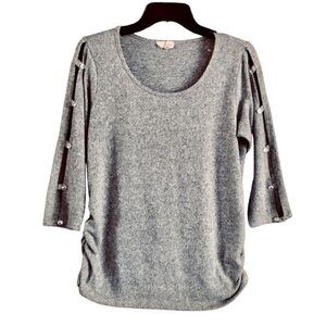 Ember Gray ruched side top with sleeve detail